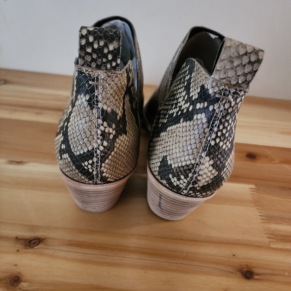 NWOB Dolce Vita Sonni Ankle Booties Womens 8 Brown Snakeskin Boots Shoes $ - Picture 7 of 10